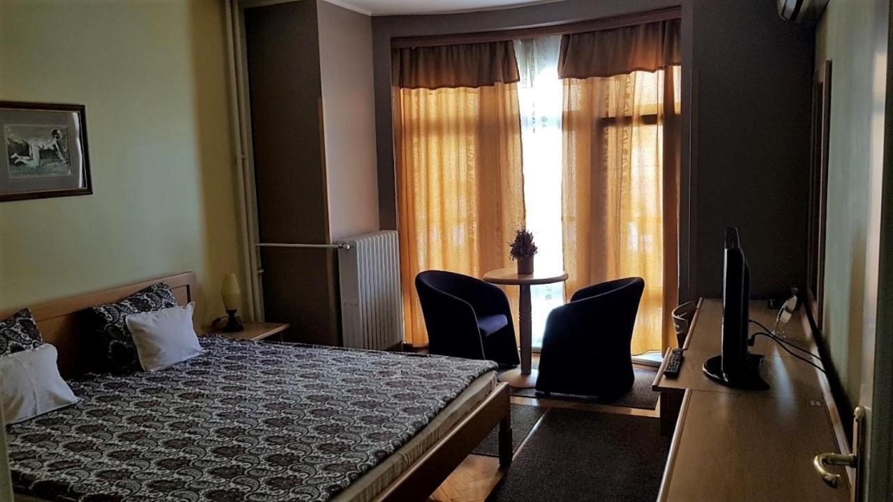 Voyager Bed & Breakfast Novi Sad Extérieur photo