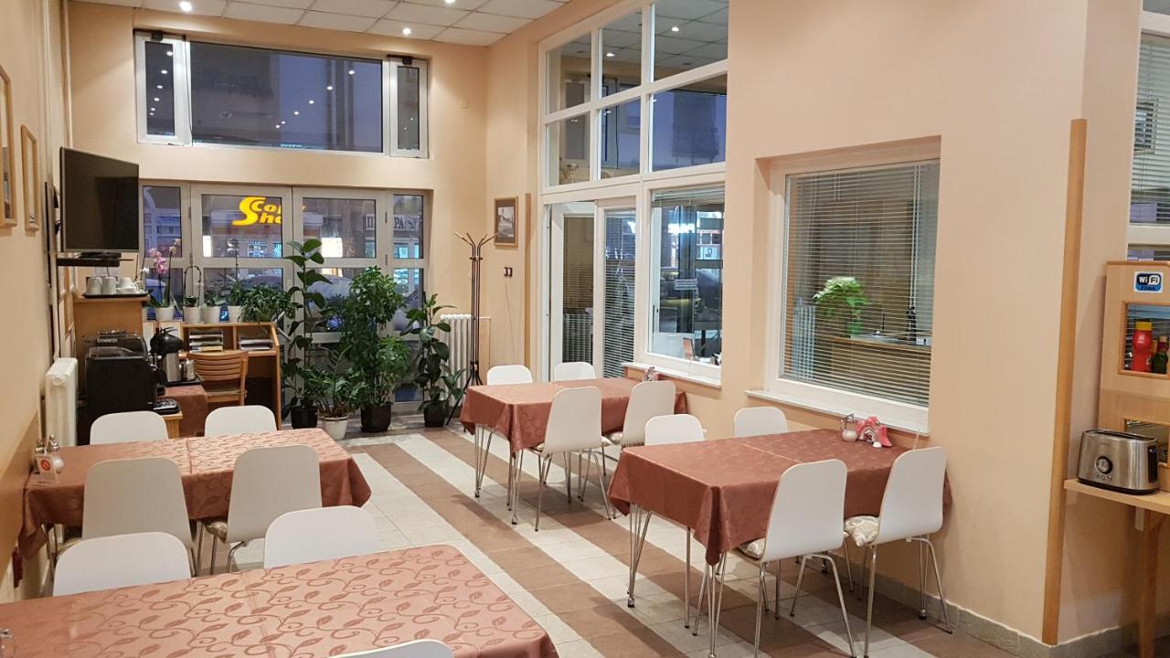 Voyager Bed & Breakfast Novi Sad Extérieur photo